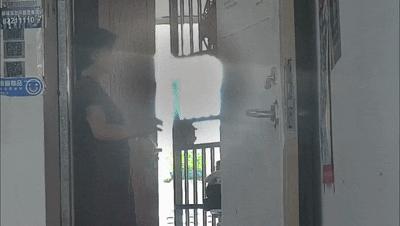 DƬ
